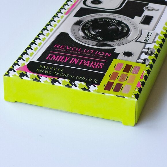 Makeup Revolution X Emily In Paris Camera Queen PALETTE BNIP - Picture 2 of 5